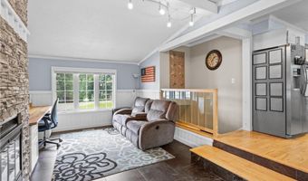 1214 S Darling Dr NW, Alexandria, MN 56308