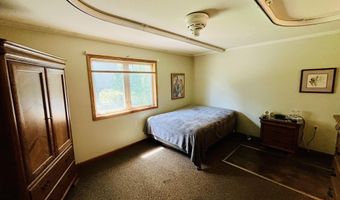 1024 Birchwood Ln, Aberdeen, SD 57401
