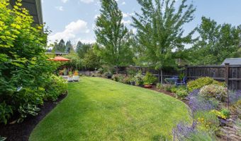 2100 NW Newport Hills Dr, Bend, OR 97703