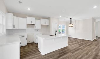 127 Hunter Ridge Dr, Boiling Springs, SC 29316