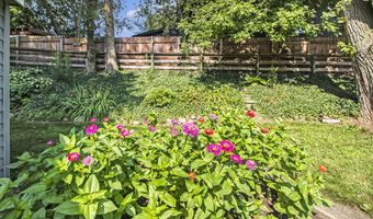 900 Barton Dr, Ann Arbor, MI 48105
