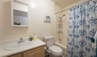 47-398 Mawaena St, Kaneohe, HI 96744