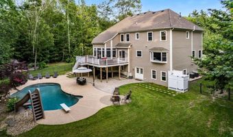 74 Settlers Ct, Bedford, NH 03110