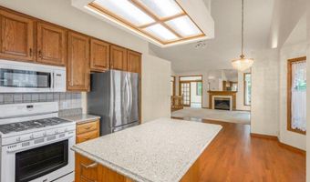 2602 Rivers Bluff Ln, Anoka, MN 55303
