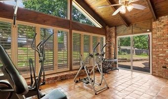 2318 Dorchester Dr, Bartlesville, OK 74006