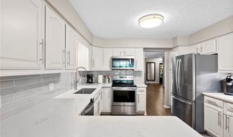 133 Ambleside Way, Amherst, OH 44001