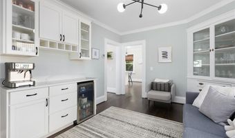 157 Arnold Ave, Cranston, RI 02905