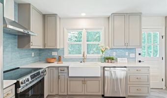 713 Chapman St, Ashland, VA 23005