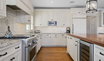 19 Sea Gull Dr, Avalon, NJ 08202