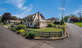 9 First Ave, Branford, CT 06405