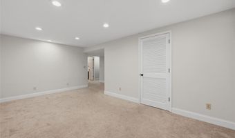 2373 Hiddengarden Ct, Ballwin, MO 63021
