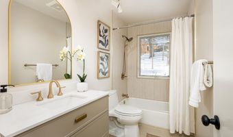 4120 Woodland Dr, Ann Arbor, MI 48103