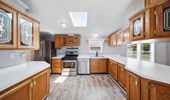 817 Savannah River Dr, Adrian, MI 49221