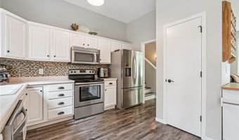 825 Kiowa Dr, North Liberty, IA 52317