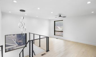 2007 S JOYCE St, Arlington, VA 22202