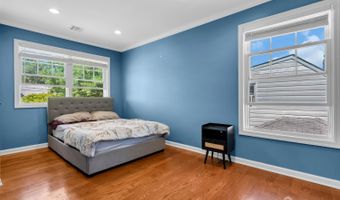 3 N Smith St N, Avenel, NJ 07001