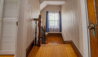 744 Hammond St, Bangor, ME 04401