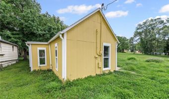 1022 N 8th St, Atchison, KS 66002