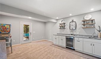 6877 Lasalle Cir NE, Albertville, MN 55301