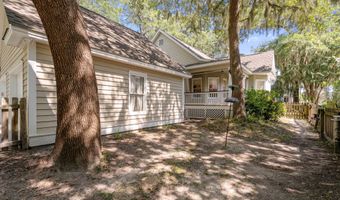 7 Holbrook Dr, Beaufort, SC 29902