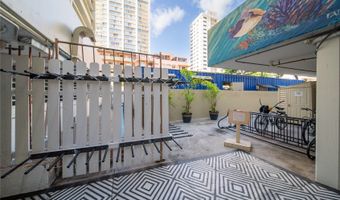 2463 Kuhio Ave 504, Honolulu, HI 96815