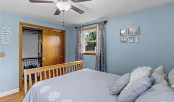 72 Windsor Park Dr, Coventry, RI 02816