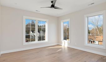 2929 N GREENCASTLE St, Arlington, VA 22207