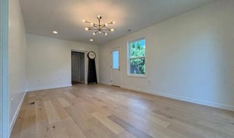 2011 N UPTON St, Arlington, VA 22207