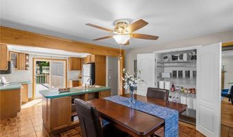 72 Windsor Park Dr, Coventry, RI 02816