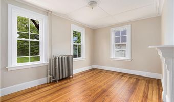 427 Spring St 2, Newport, RI 02840