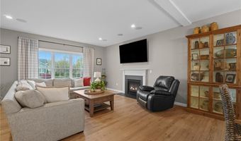 81 Golden View Dr, Johnston, RI 02919