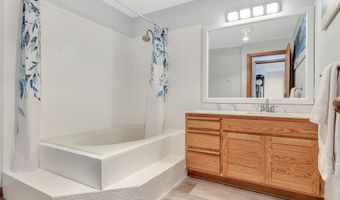 1 3RD St 204, Astoria, OR 97103