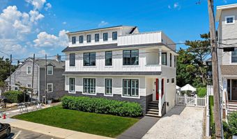 27 THIRD St, Beach Haven, NJ 08008