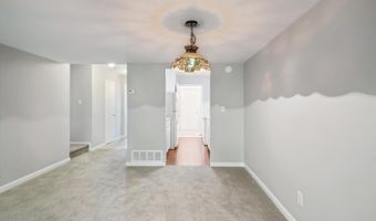 747 Peninsula Ct, Ann Arbor, MI 48105