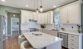 10 WHIRLAWAY Dr, Bear, DE 19701