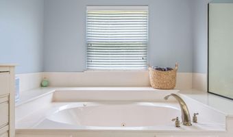652 Tommy Eiland Rd, Baker, FL 32531