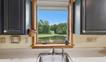 405 Old W Rd, Arlington, VT 05250