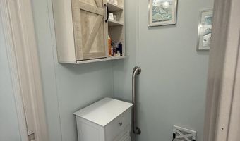 5 Freedom Ln, Belfast, ME 04915