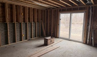 521 S 4th St, Adel, IA 50003