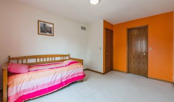 609 4th Ave NW, Altoona, IA 50009