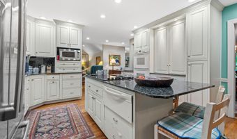 12104 Locust Ln, Anchorage, KY 40223