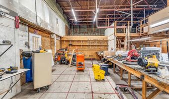 1567 Hammond St, Bangor, ME 04401