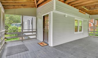 28 Arlington Rd, Coventry, CT 06238