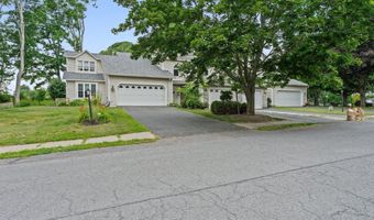 5 Woodside Dr, Albany, NY 12208