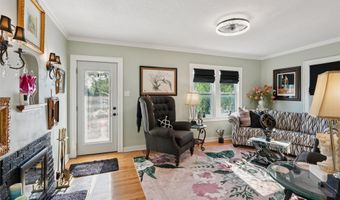 3618 SW 9th St, Des Moines, IA 50315