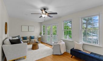 31 Brookside Dr, North Smithfield, RI 02896
