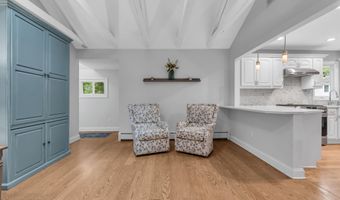 55 Drift Rd, Belford, NJ 07718