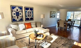 99 Salem Ave, Cranston, RI 02920