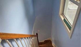 18 Glen St, East Providence, RI 02915