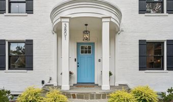 3801 LORCOM Ln N, Arlington, VA 22207